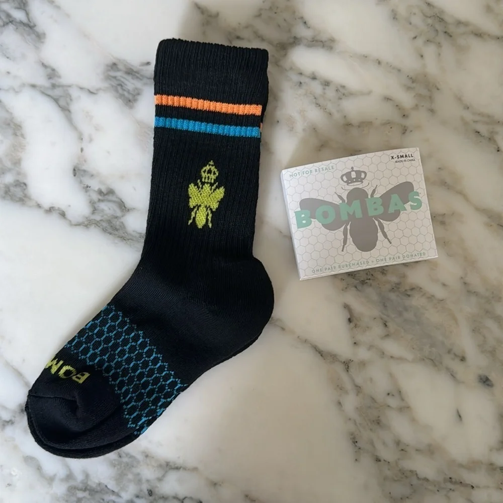 🖤💛 NWT Bombas Women’s XS Black Crew Socks 🧦